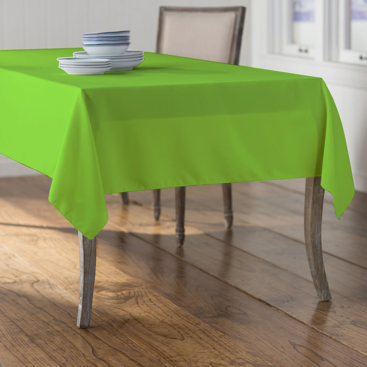 La Linen Pack-10 Polyester Poplin Napkin 18 by 18-Inch, Emerald Green